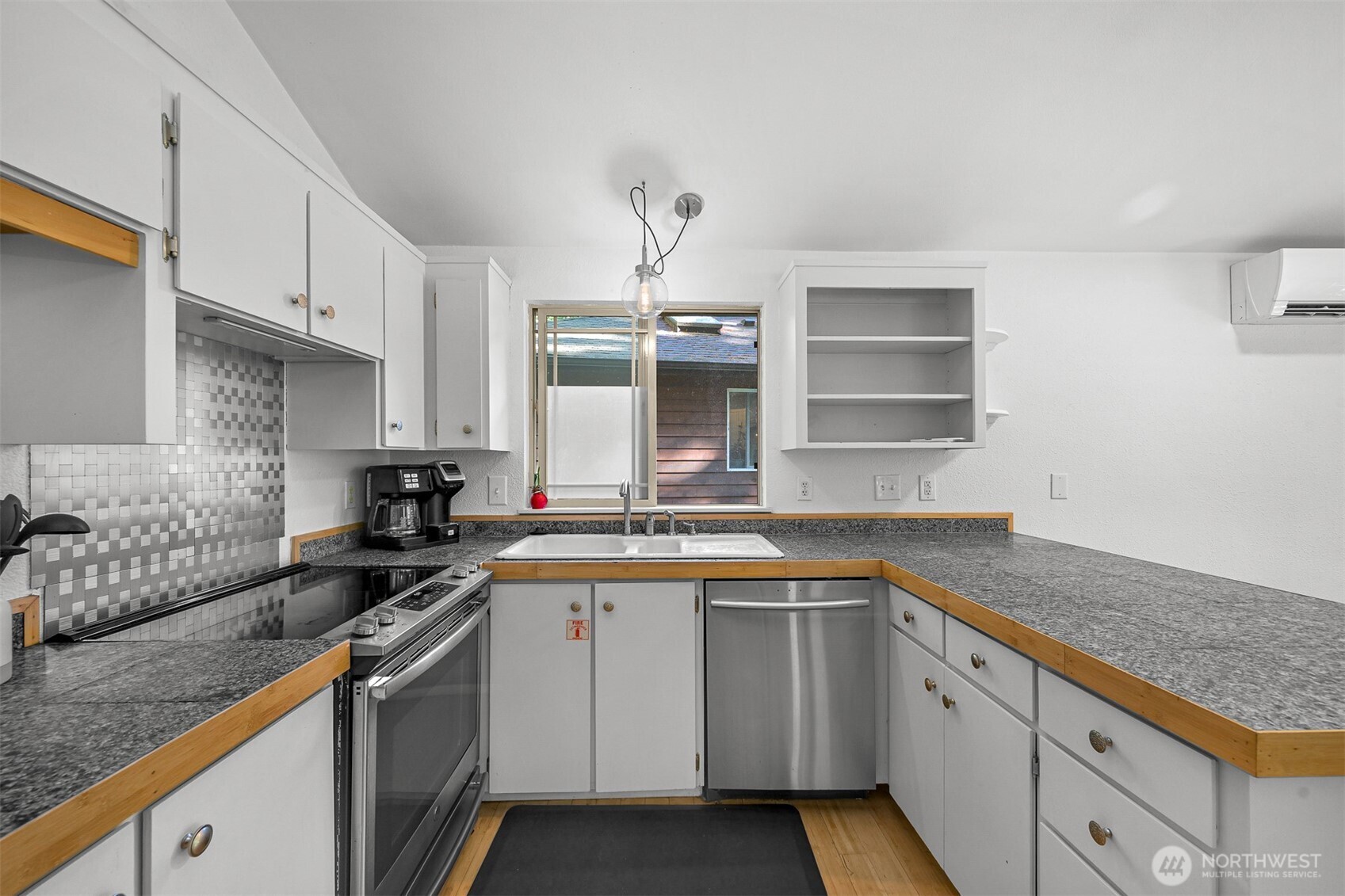 1 Sugarpine Place