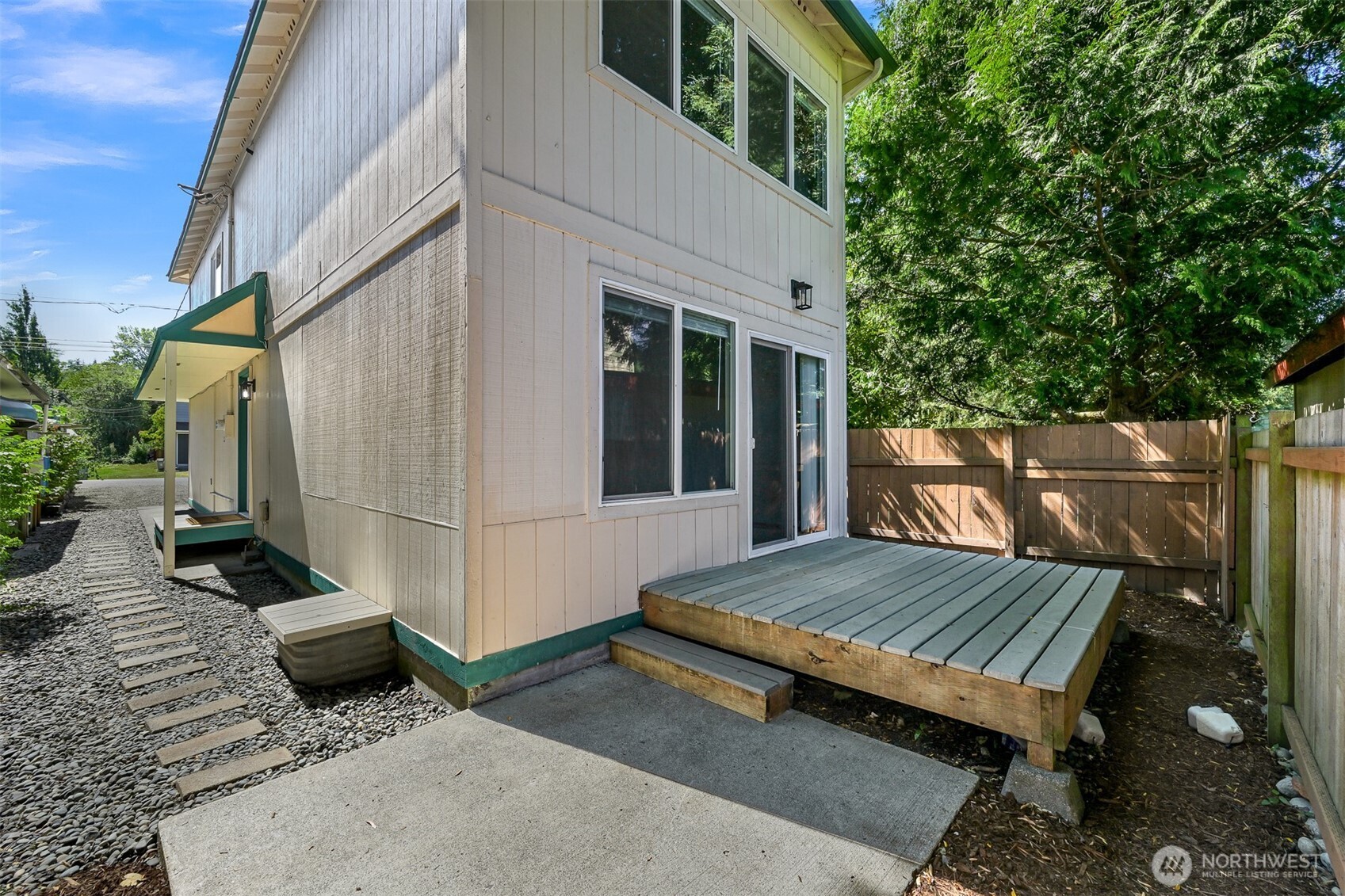 2221 Wilson Avenue