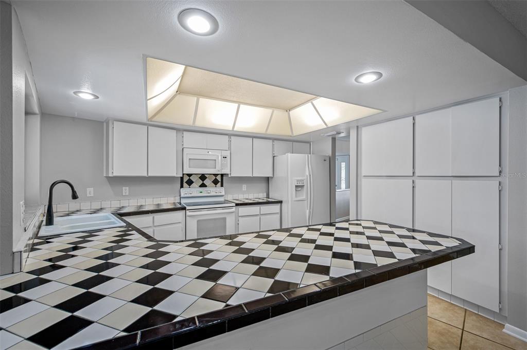 3151 LAKESTONE DRIVE