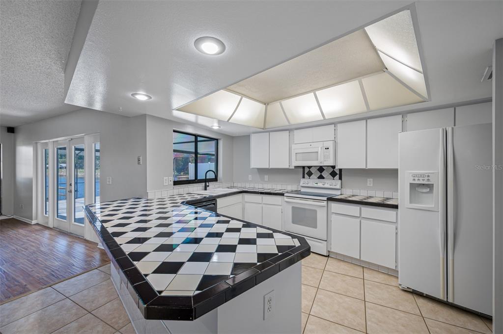 3151 LAKESTONE DRIVE