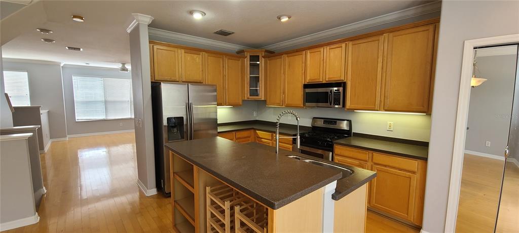 3035 POINTEVIEW DRIVE