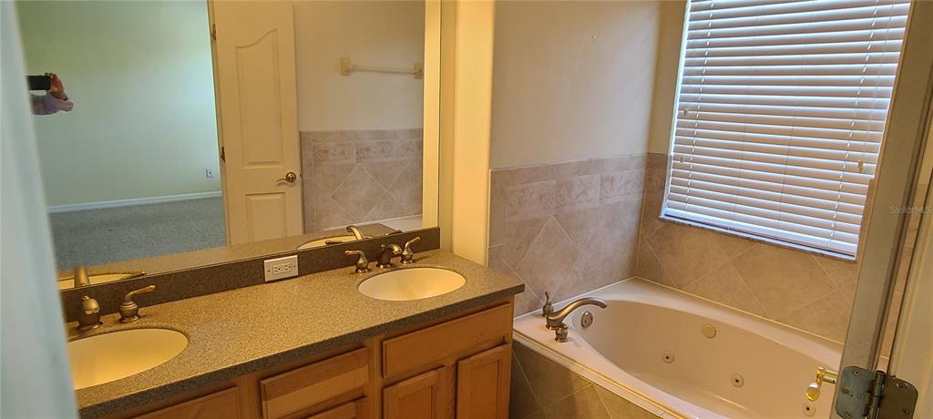 3035 POINTEVIEW DRIVE