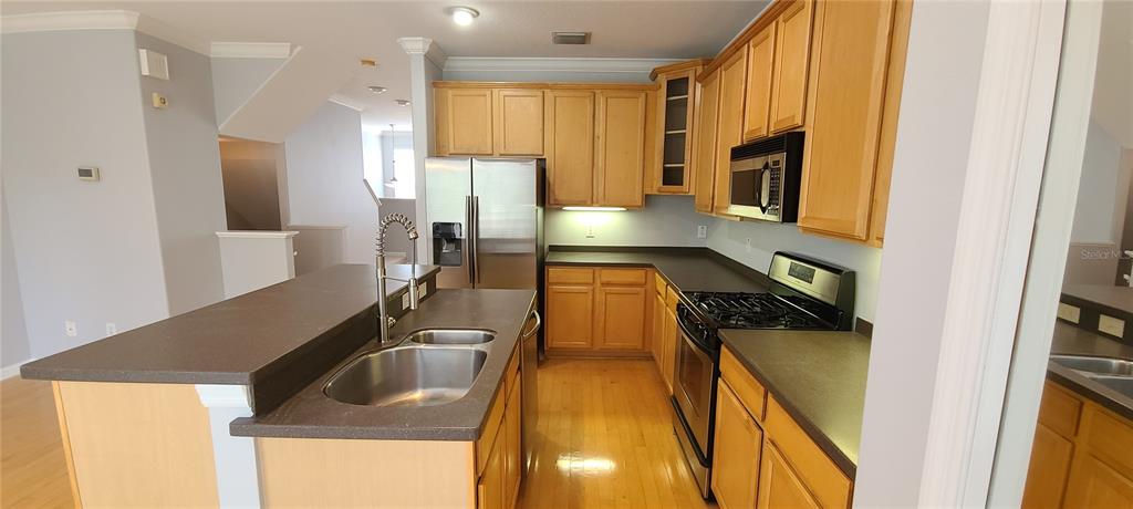 3035 POINTEVIEW DRIVE