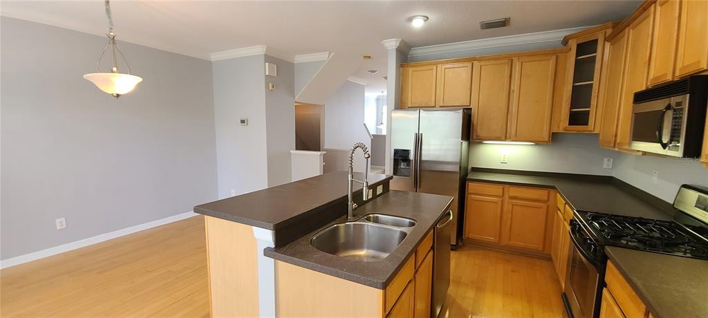 3035 POINTEVIEW DRIVE