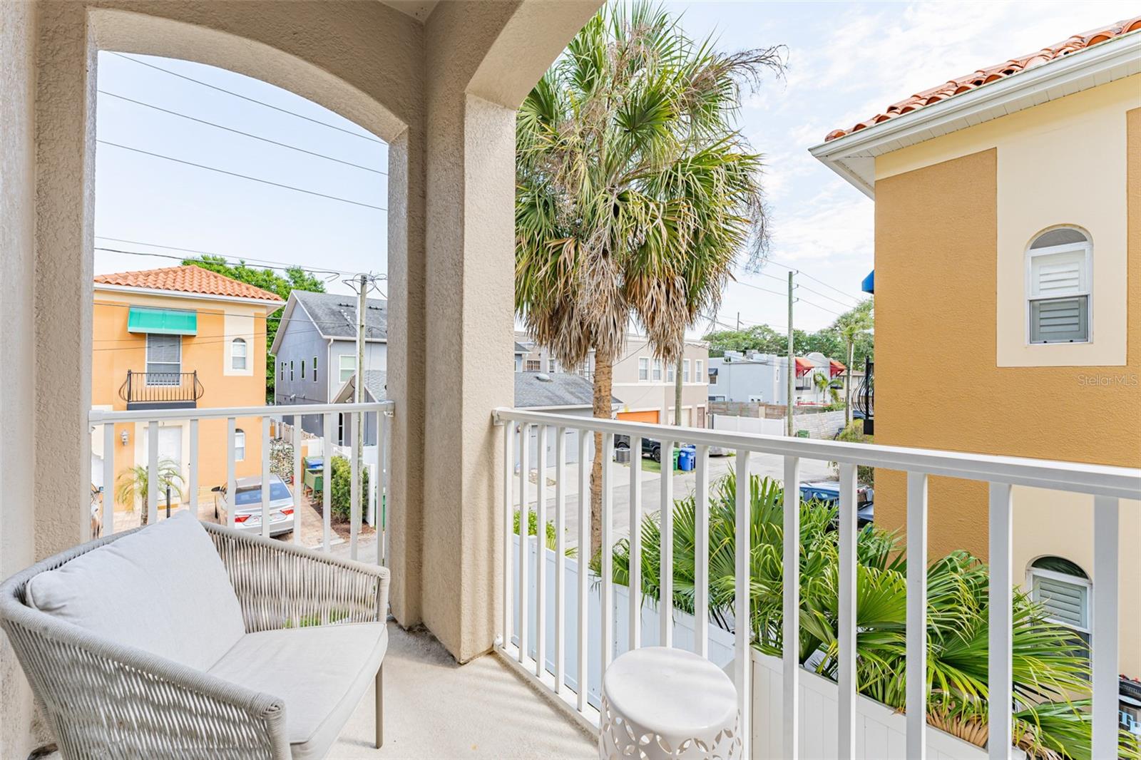 404 S MELVILLE AVENUE Unit: 3