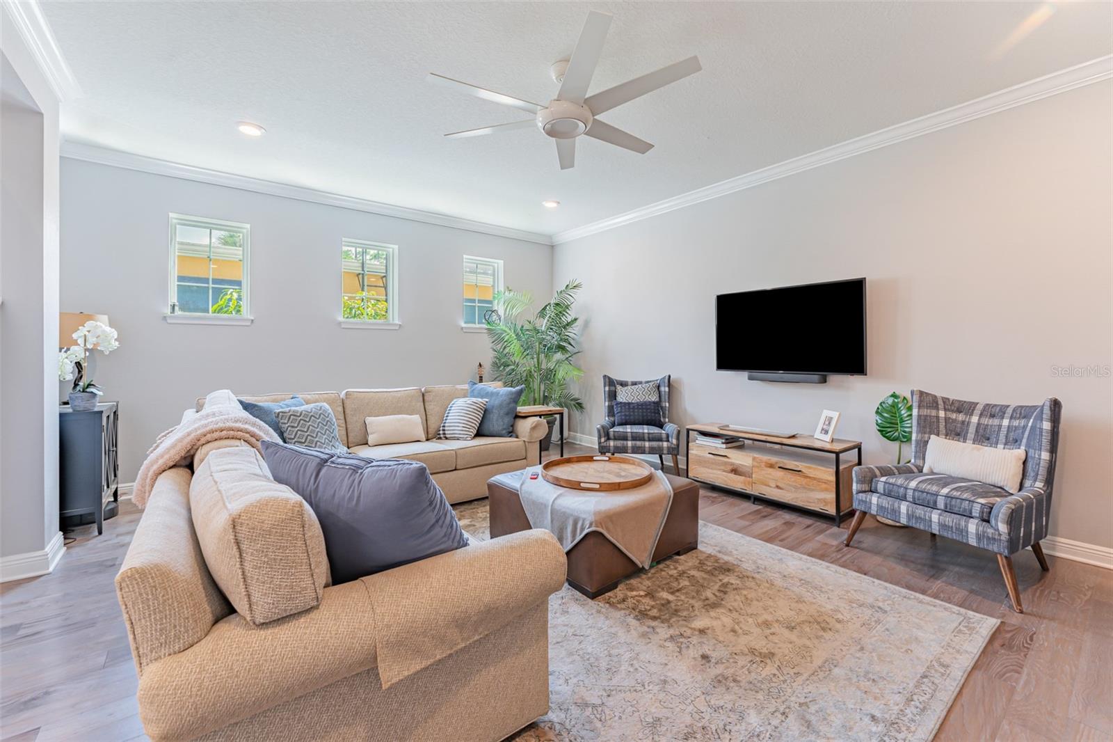 404 S MELVILLE AVENUE Unit: 3