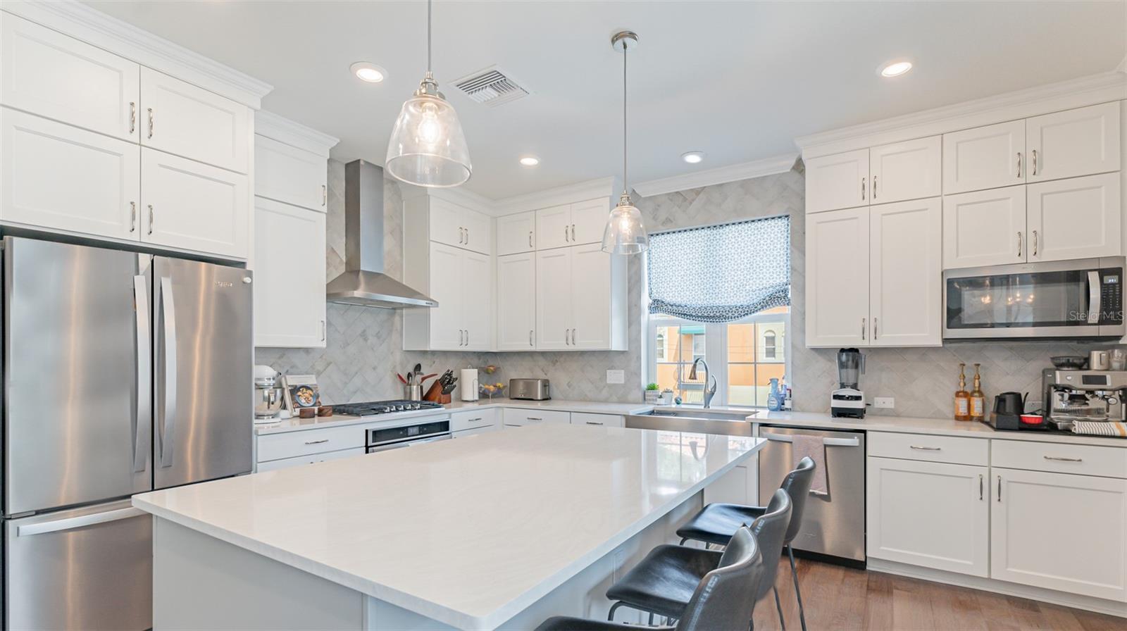 404 S MELVILLE AVENUE Unit: 3