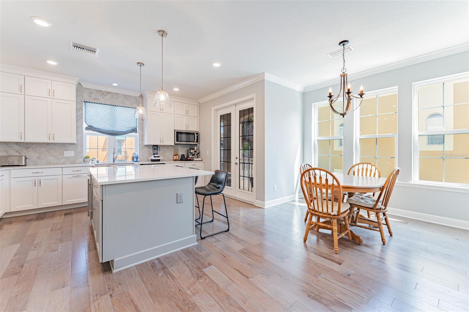 404 S MELVILLE AVENUE Unit: 3