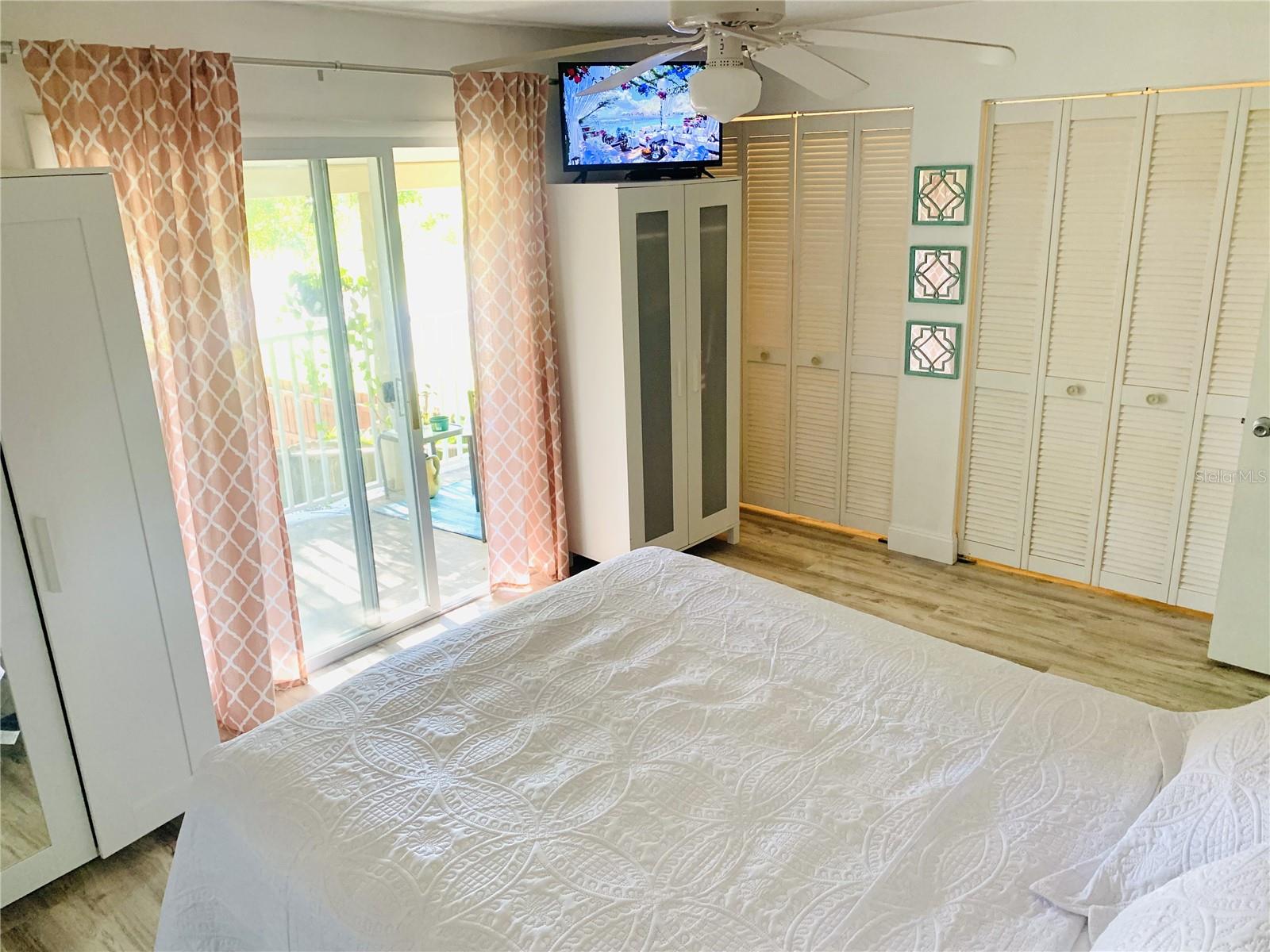 152 DOUGLAS ROAD W Unit: A