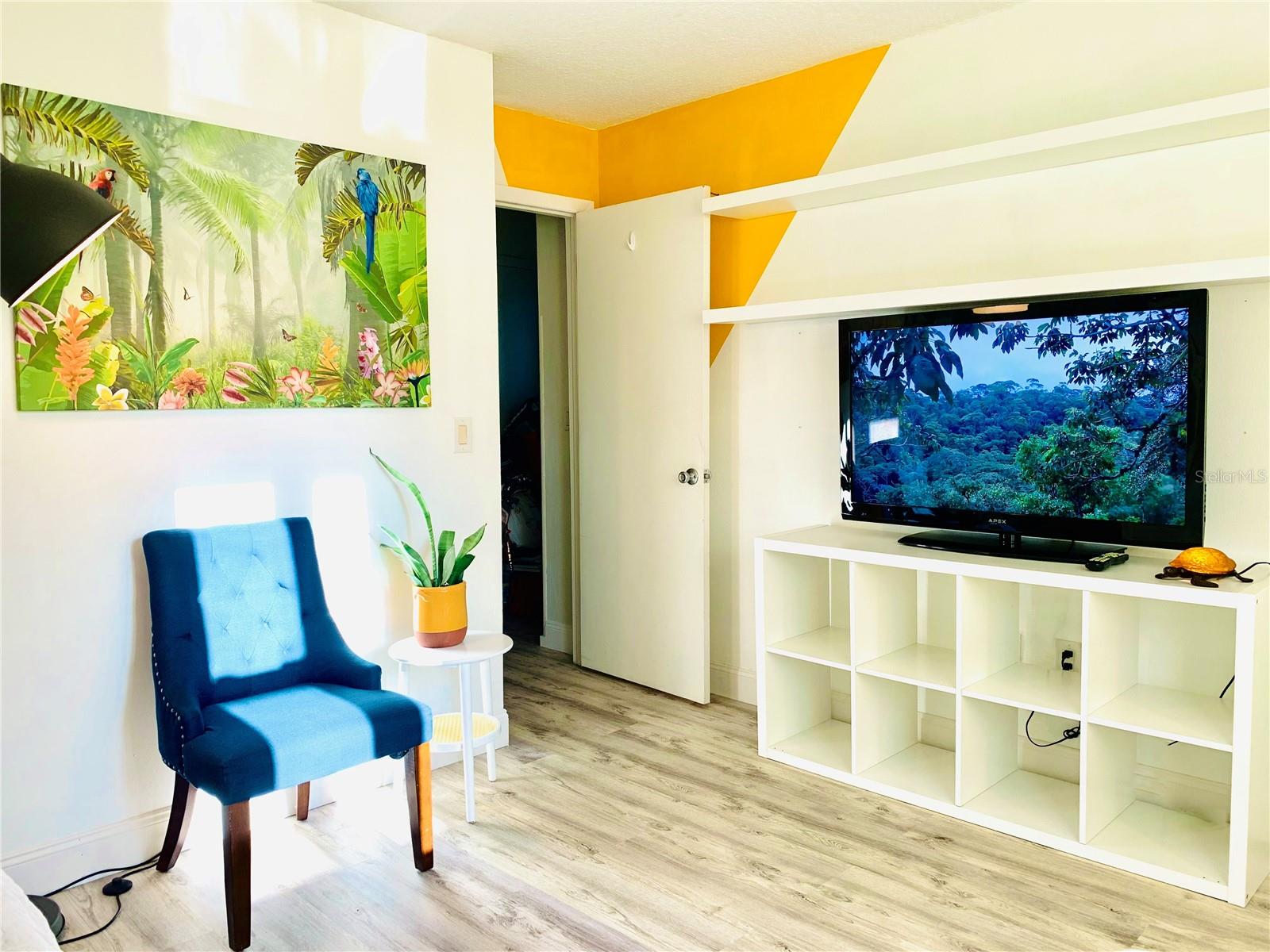 152 DOUGLAS ROAD W Unit: A