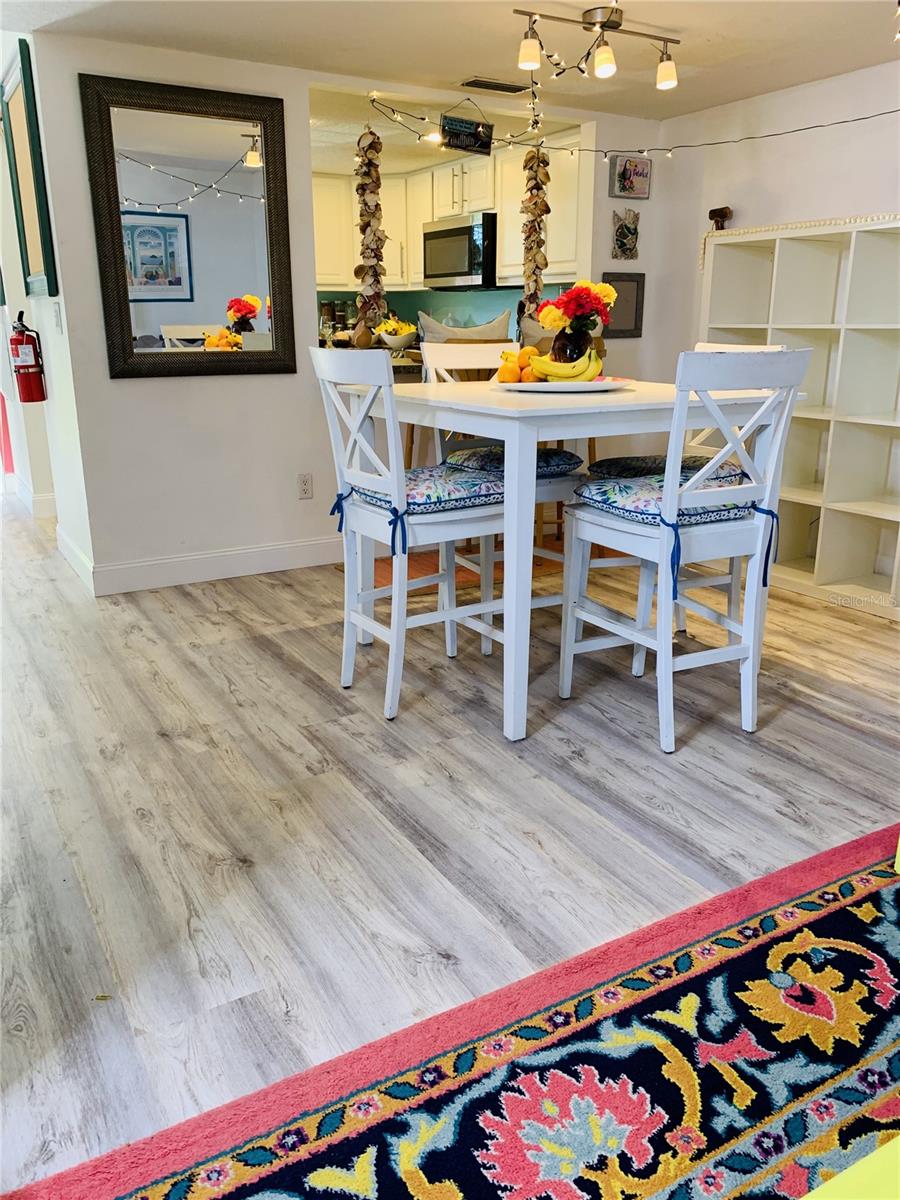 152 DOUGLAS ROAD W Unit: A