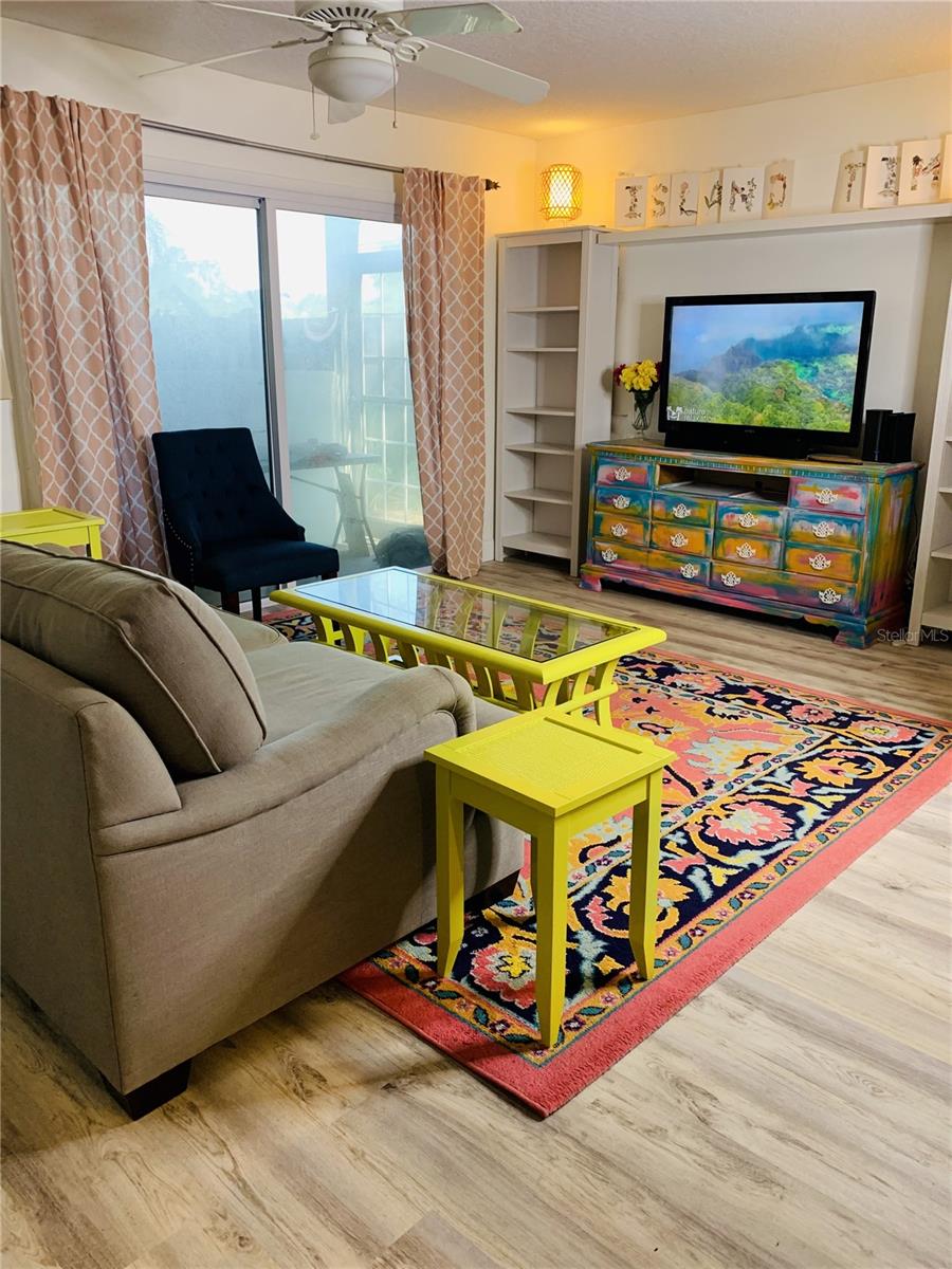 152 DOUGLAS ROAD W Unit: A