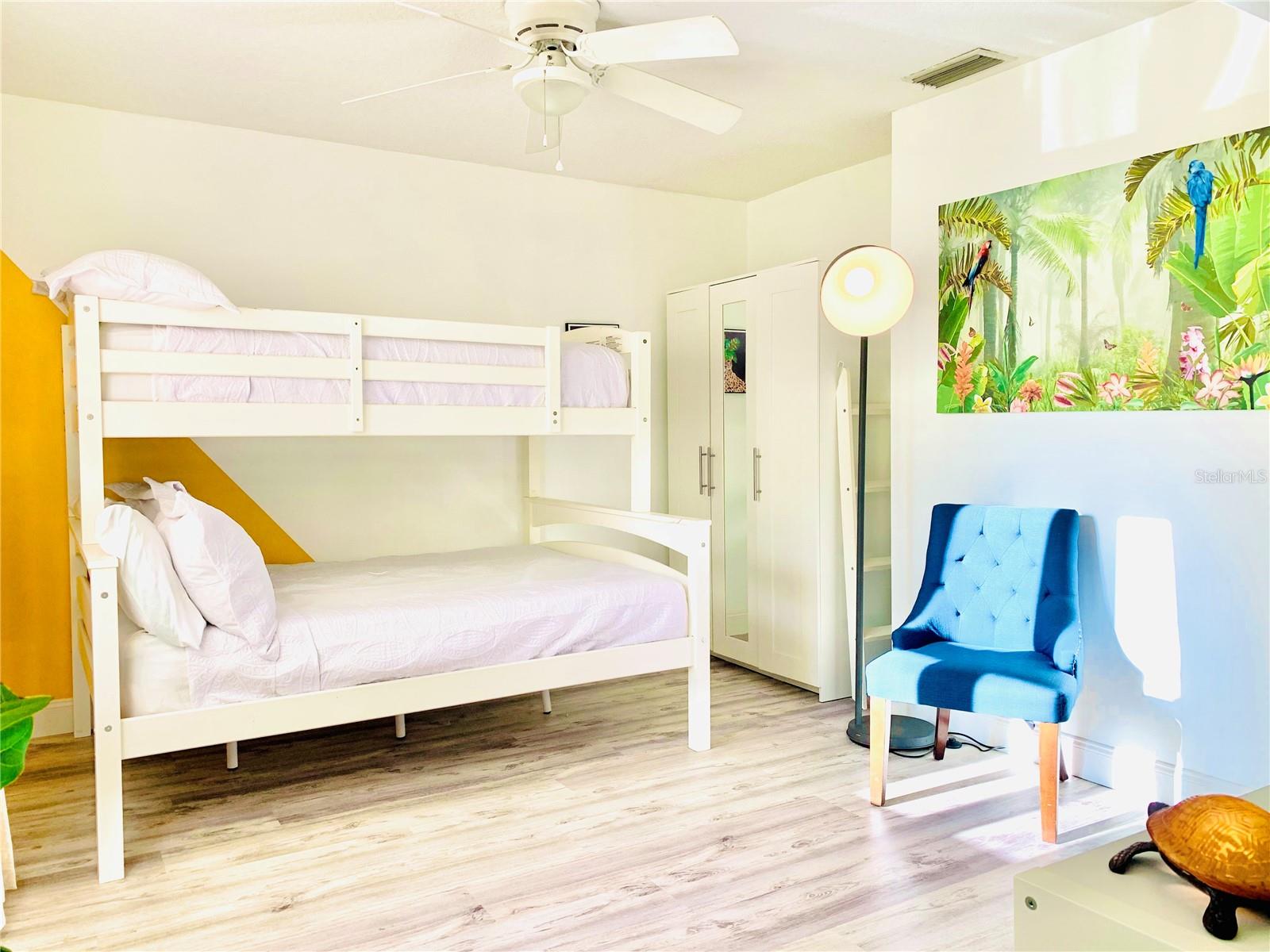 152 DOUGLAS ROAD W Unit: A