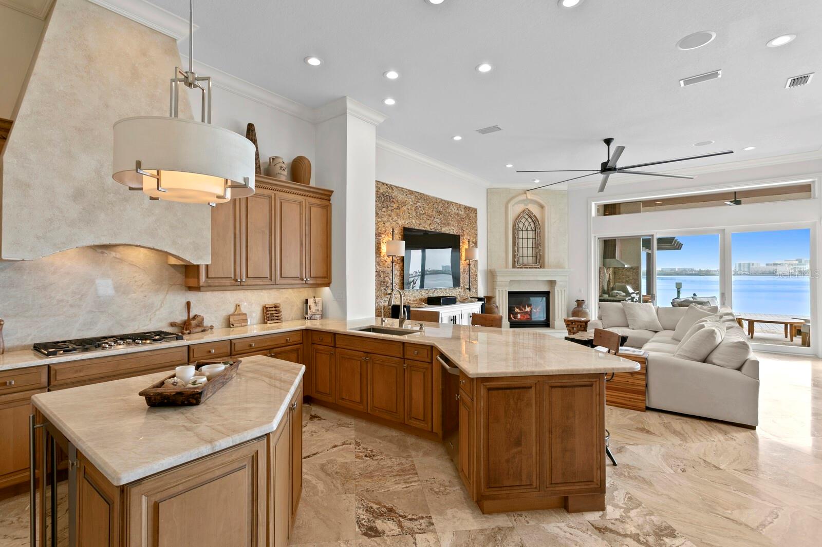 4111 CAUSEWAY VISTA DR