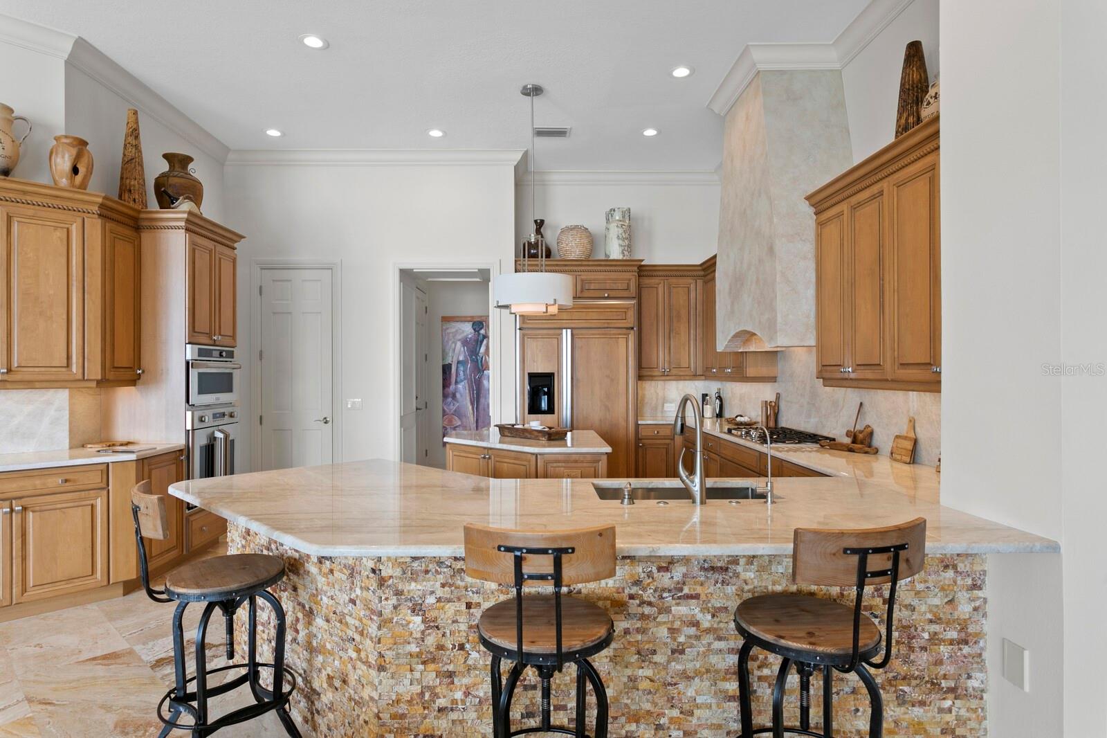 4111 CAUSEWAY VISTA DR