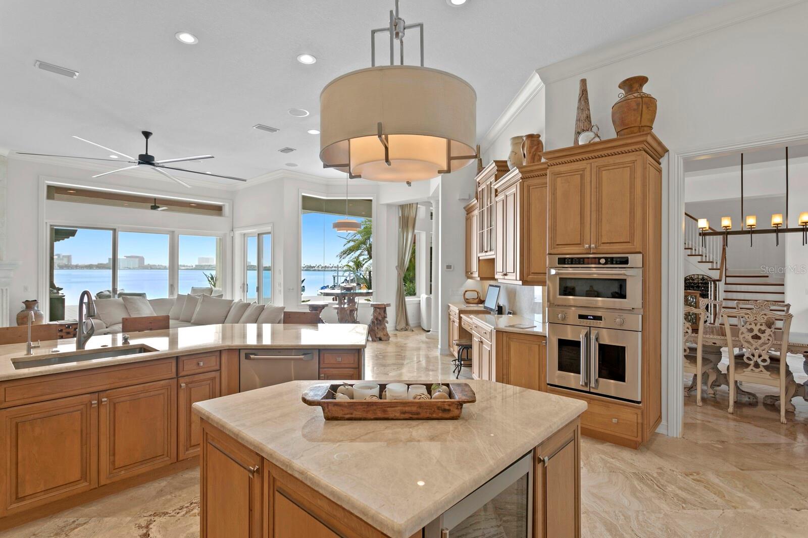 4111 CAUSEWAY VISTA DR