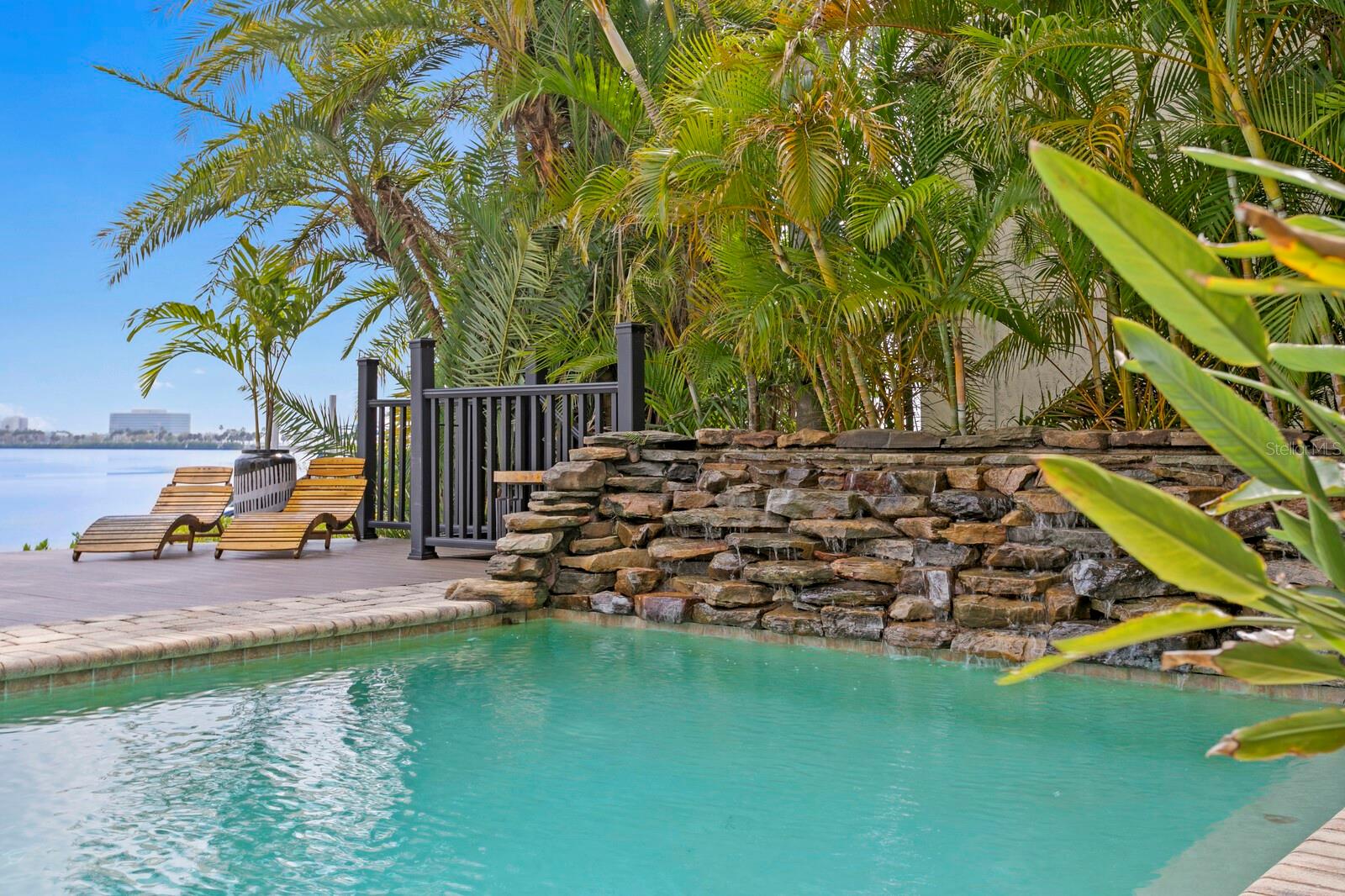 4111 CAUSEWAY VISTA DR