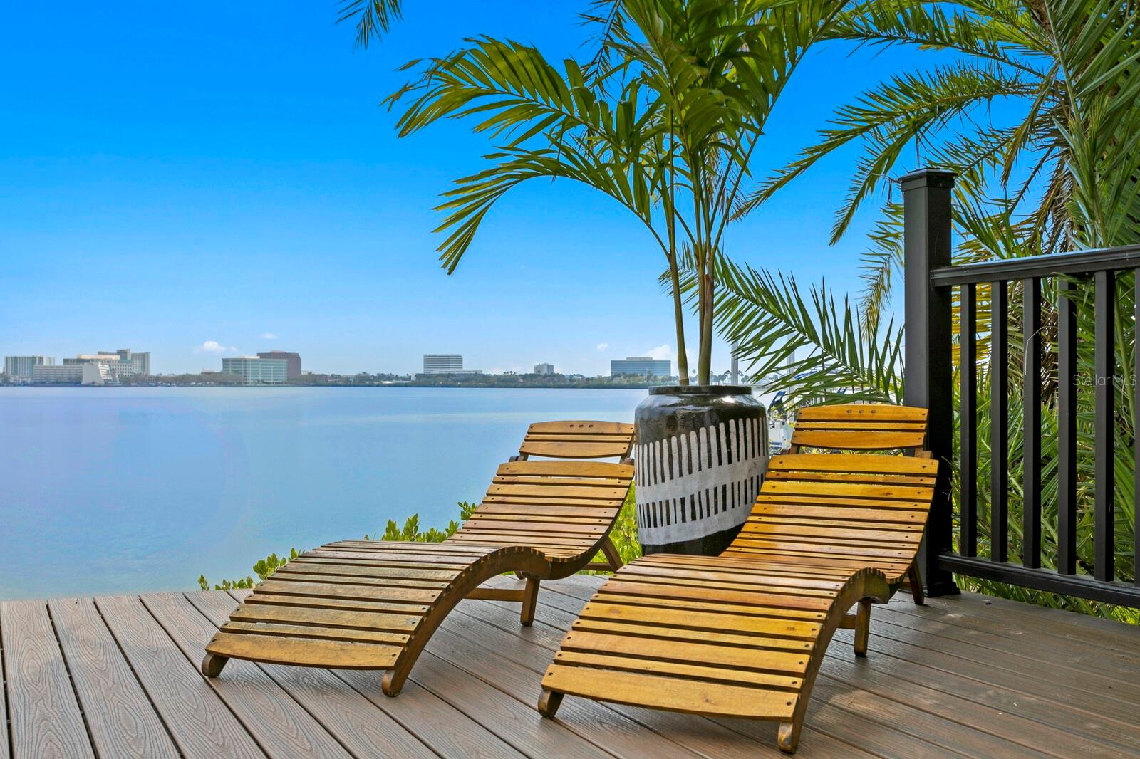 4111 CAUSEWAY VISTA DR