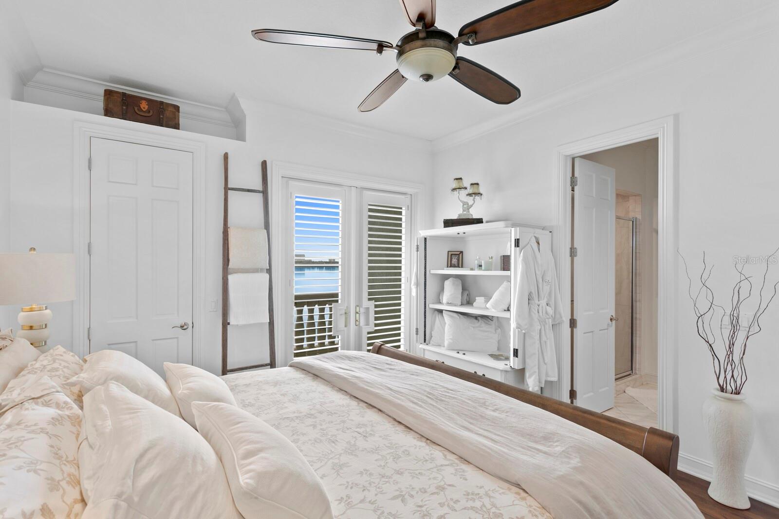 4111 CAUSEWAY VISTA DR