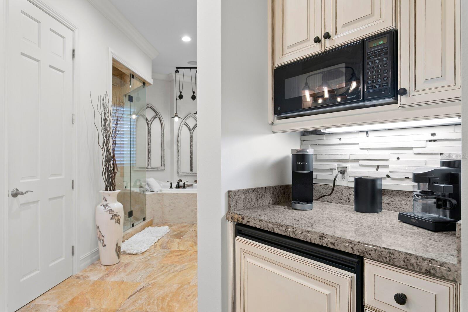 4111 CAUSEWAY VISTA DR