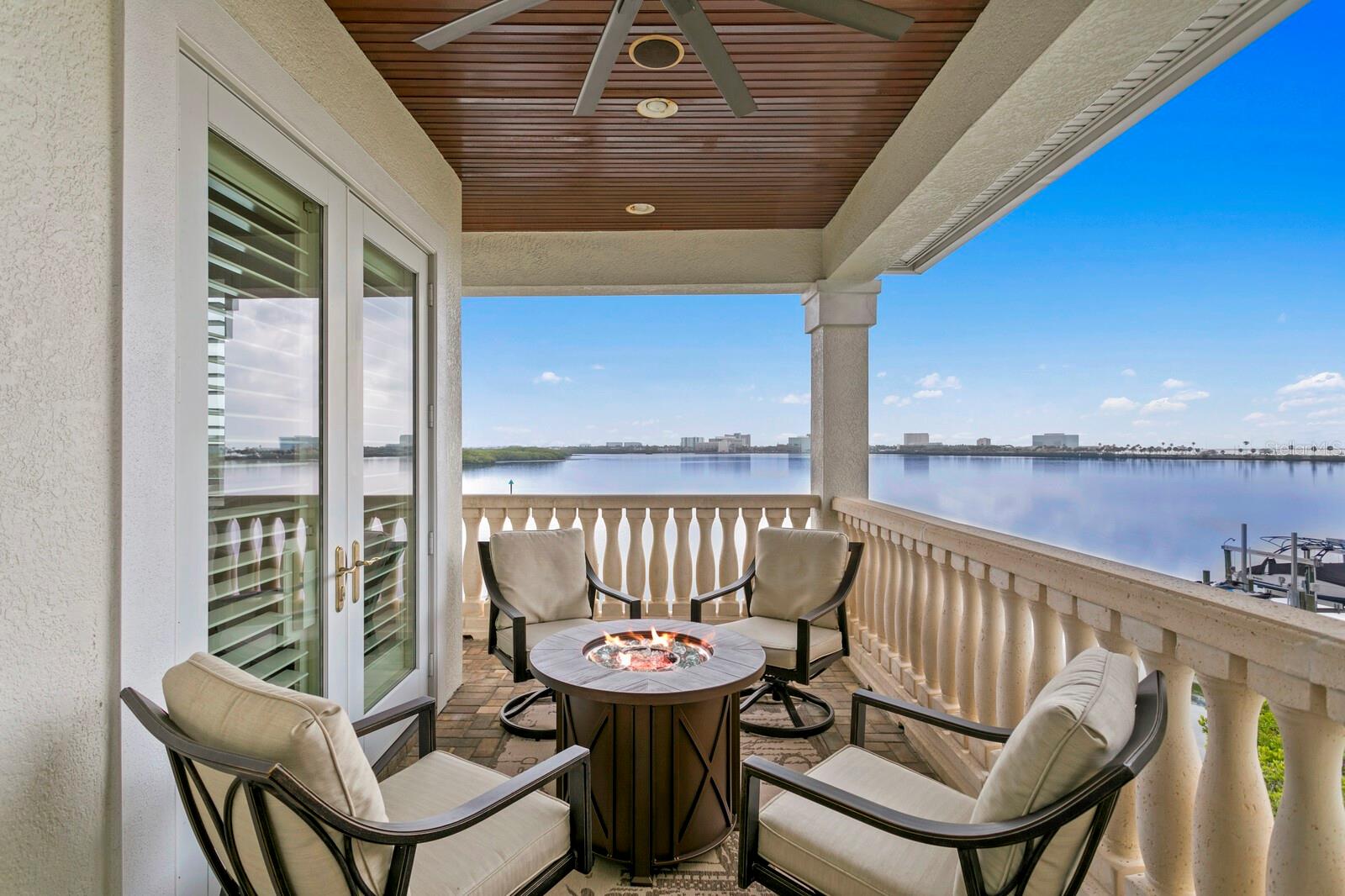 4111 CAUSEWAY VISTA DR