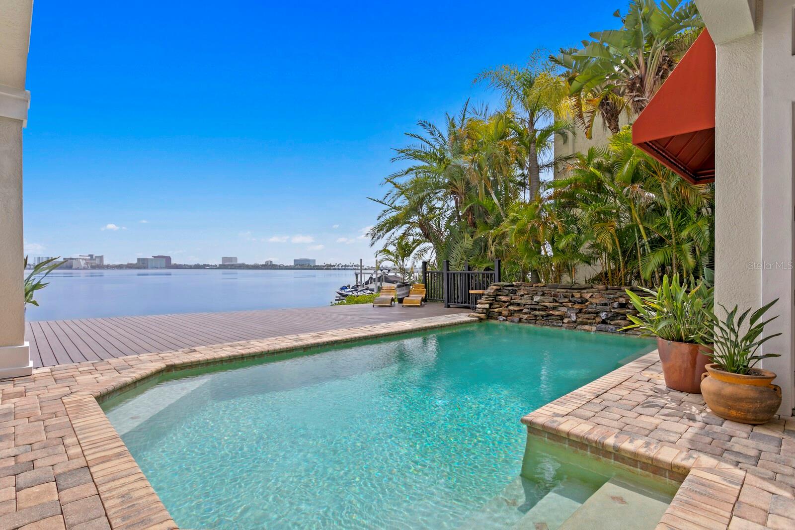 4111 CAUSEWAY VISTA DR