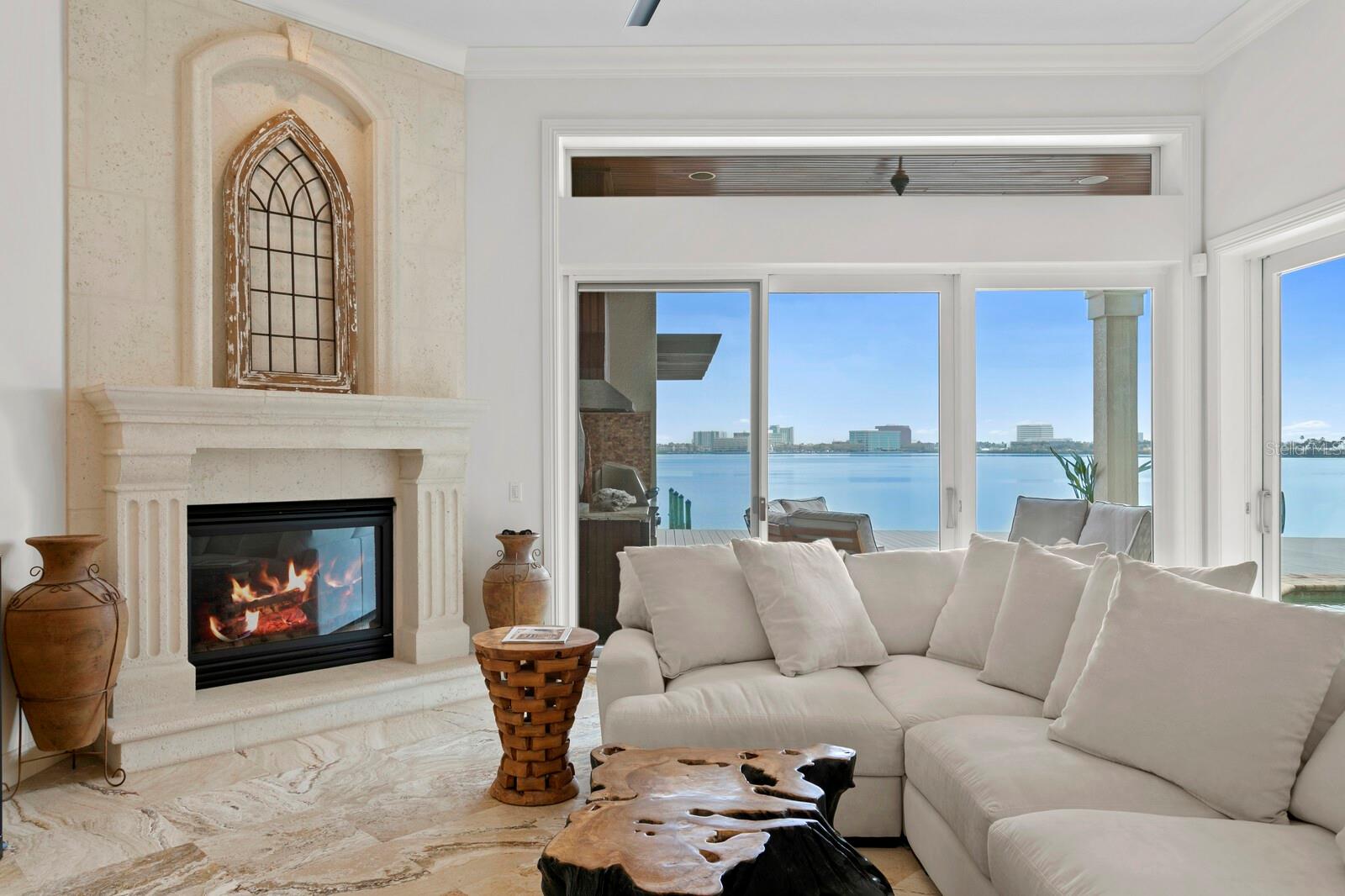 4111 CAUSEWAY VISTA DR