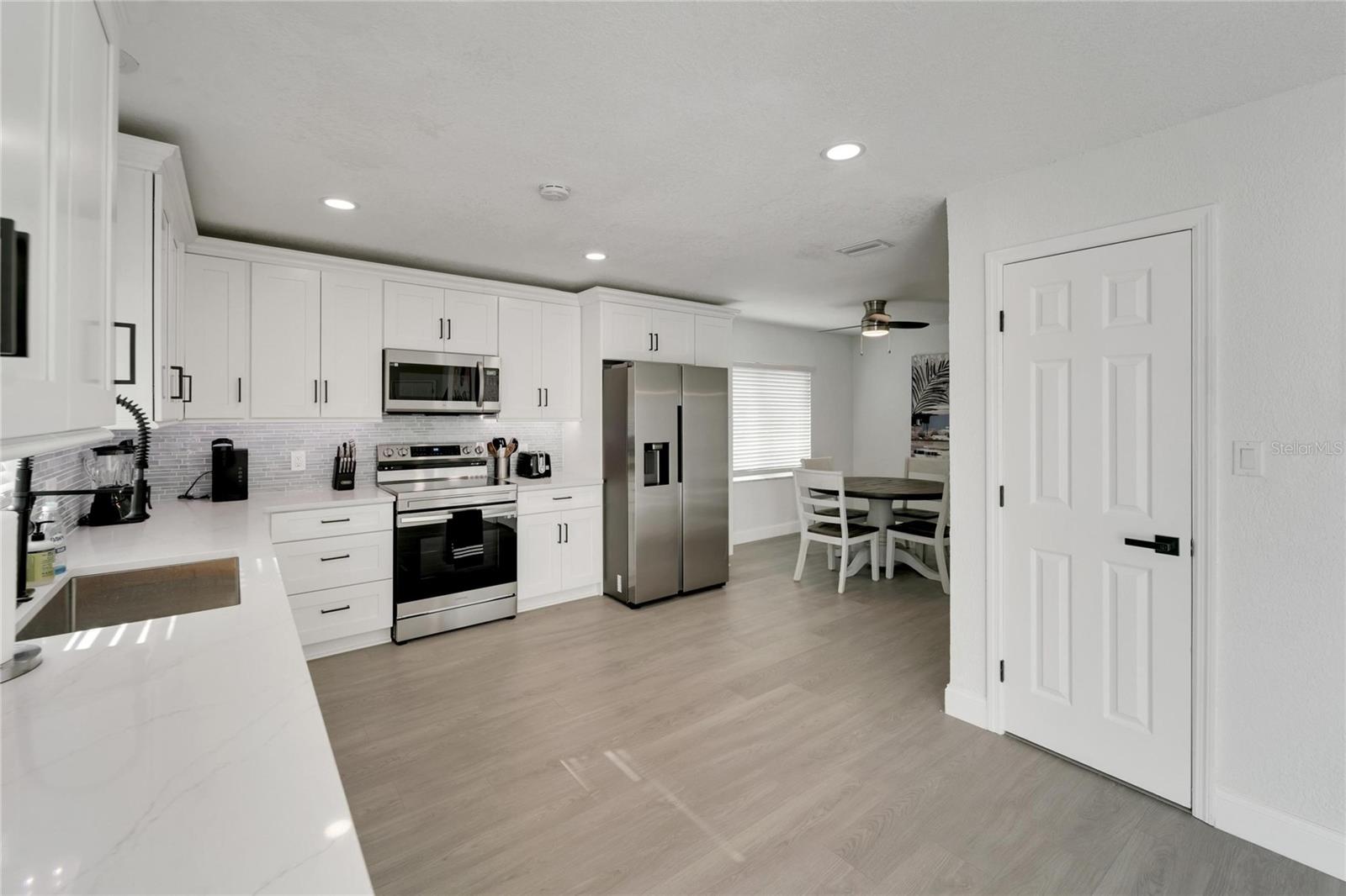 8726 THORNWOOD LN