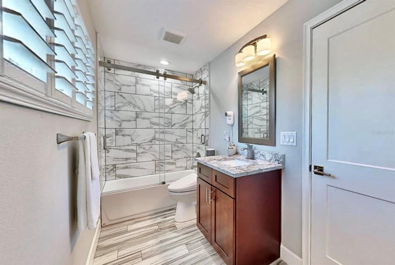 1957 WHITNEY OAKS BLVD