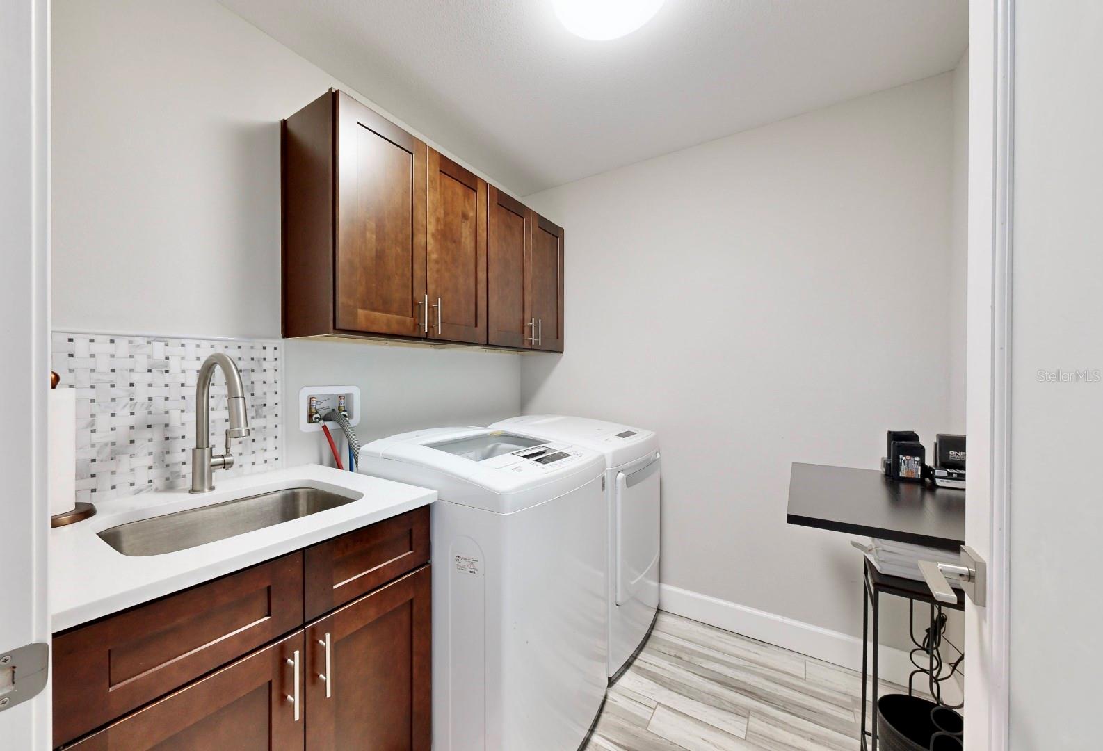 1957 WHITNEY OAKS BLVD