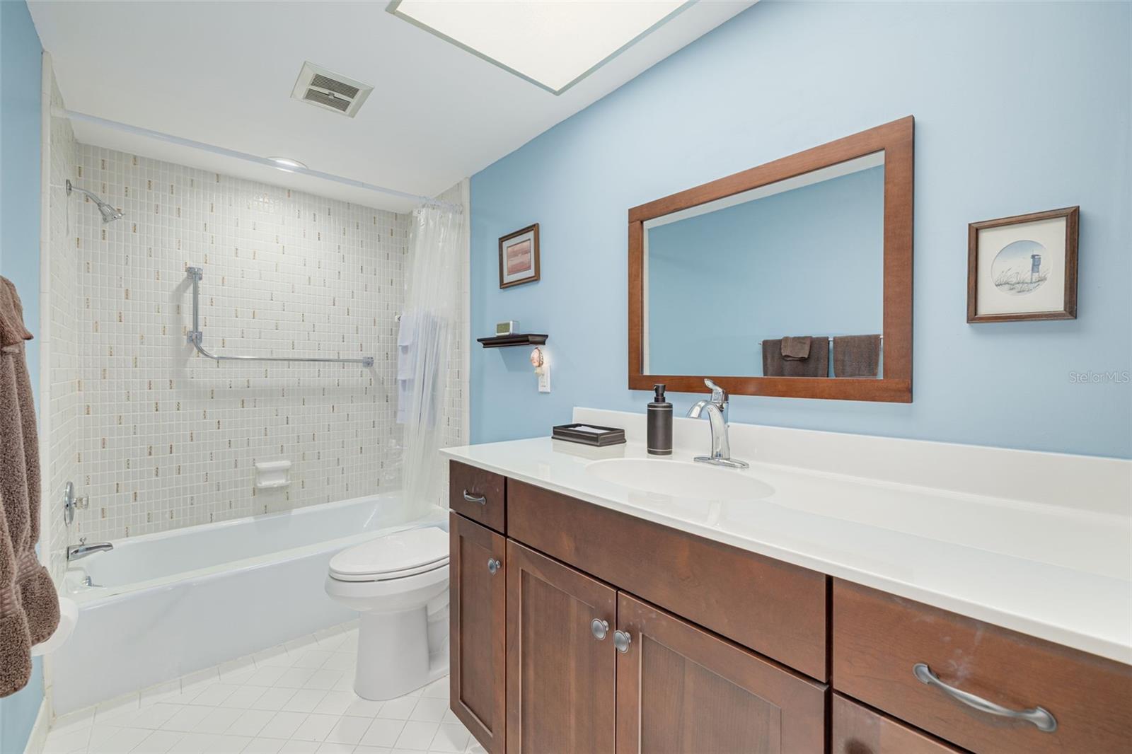 5220 BRITTANY DR S #210