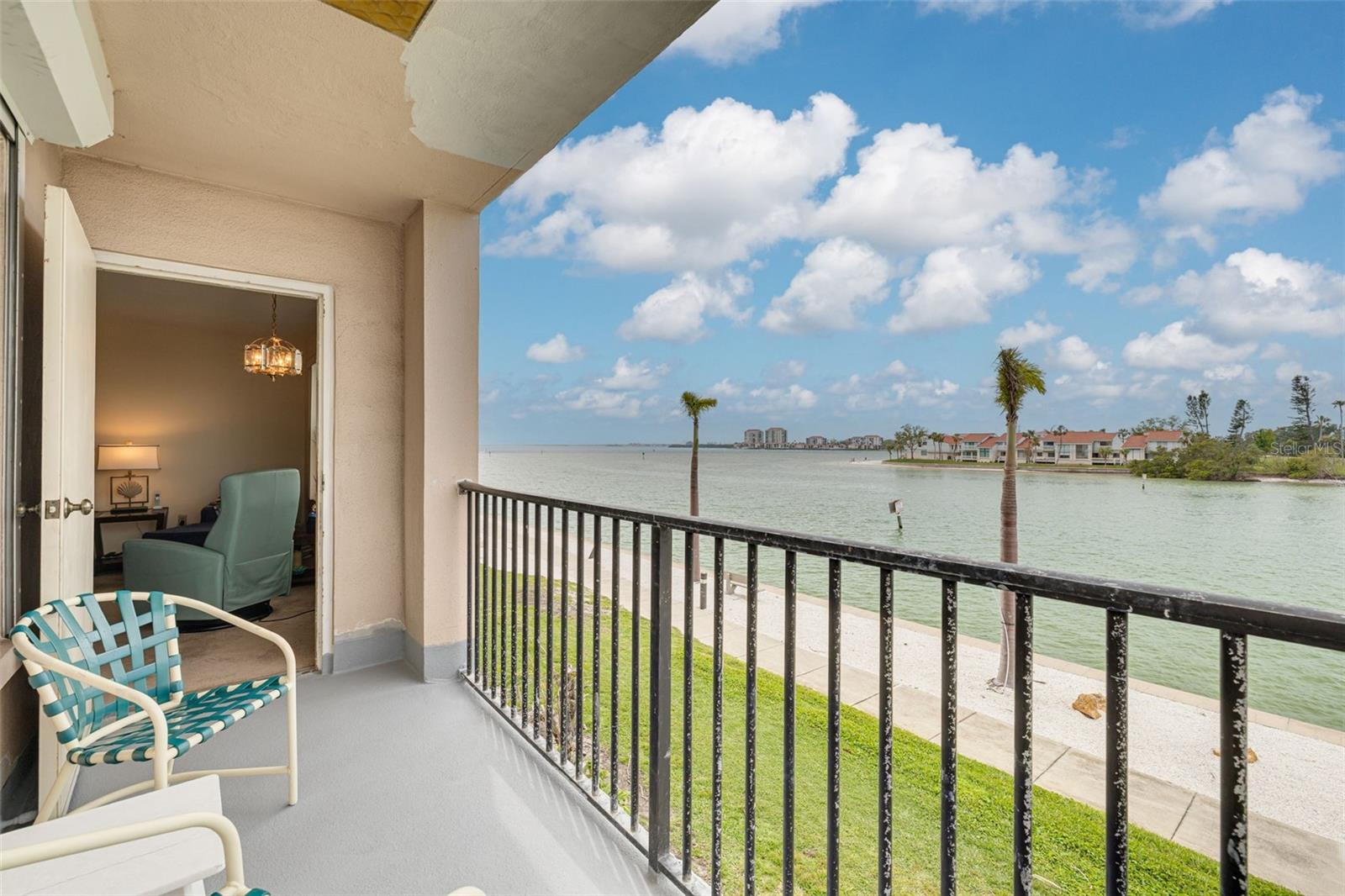 5220 BRITTANY DR S #210