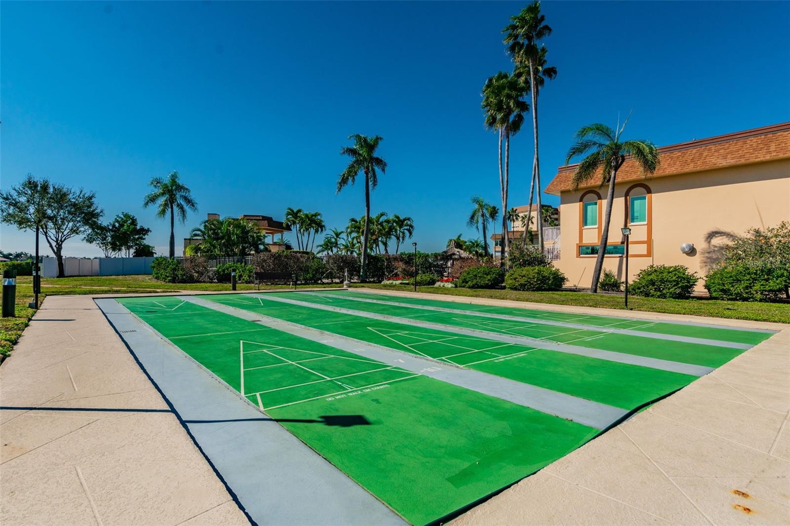 5220 BRITTANY DR S #210