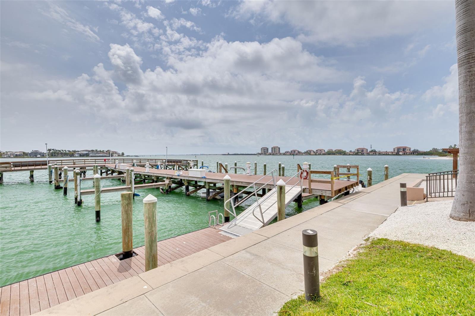 5220 BRITTANY DR S #210