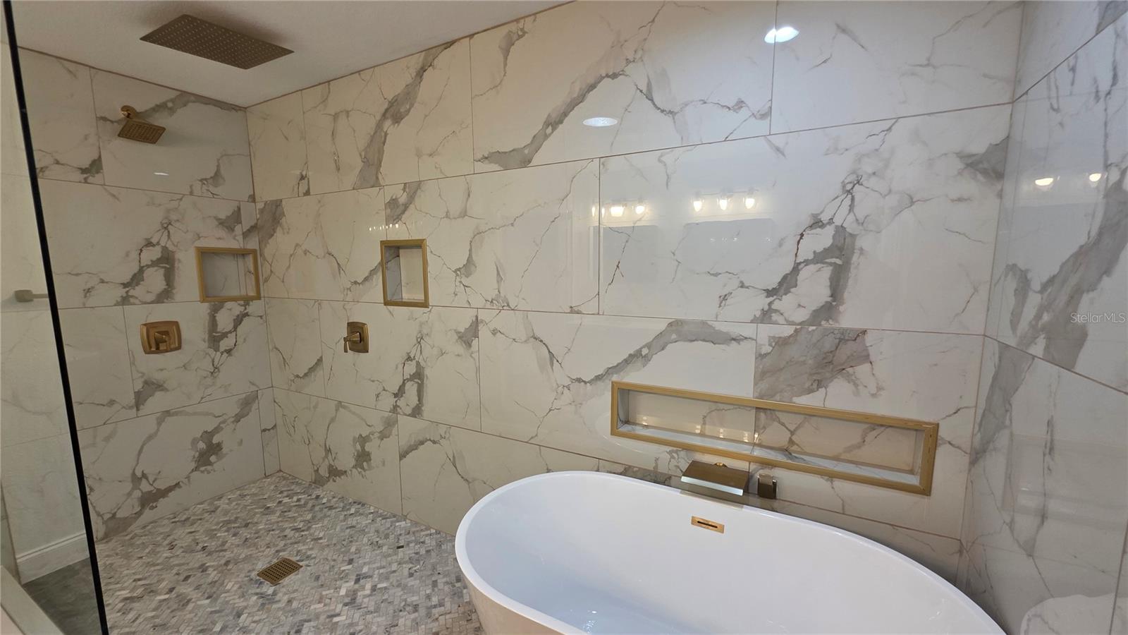 4820 W SAN MIGUEL ST