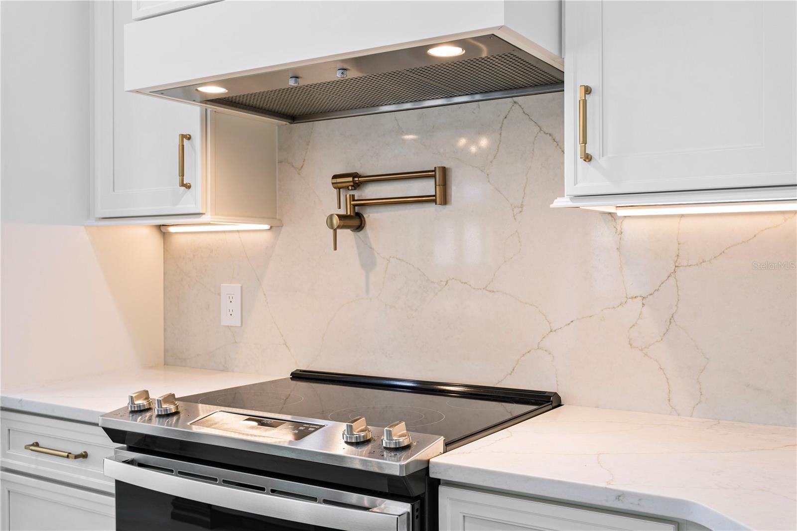 6114 NATIVE WOODS DR