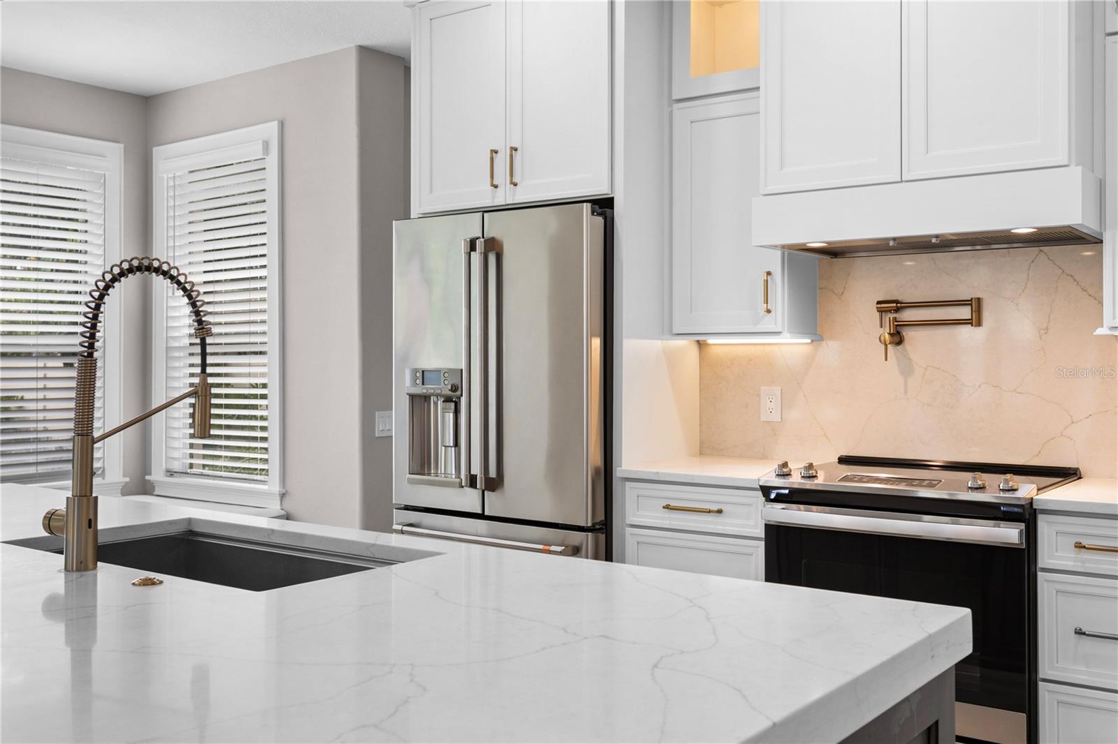 6114 NATIVE WOODS DR