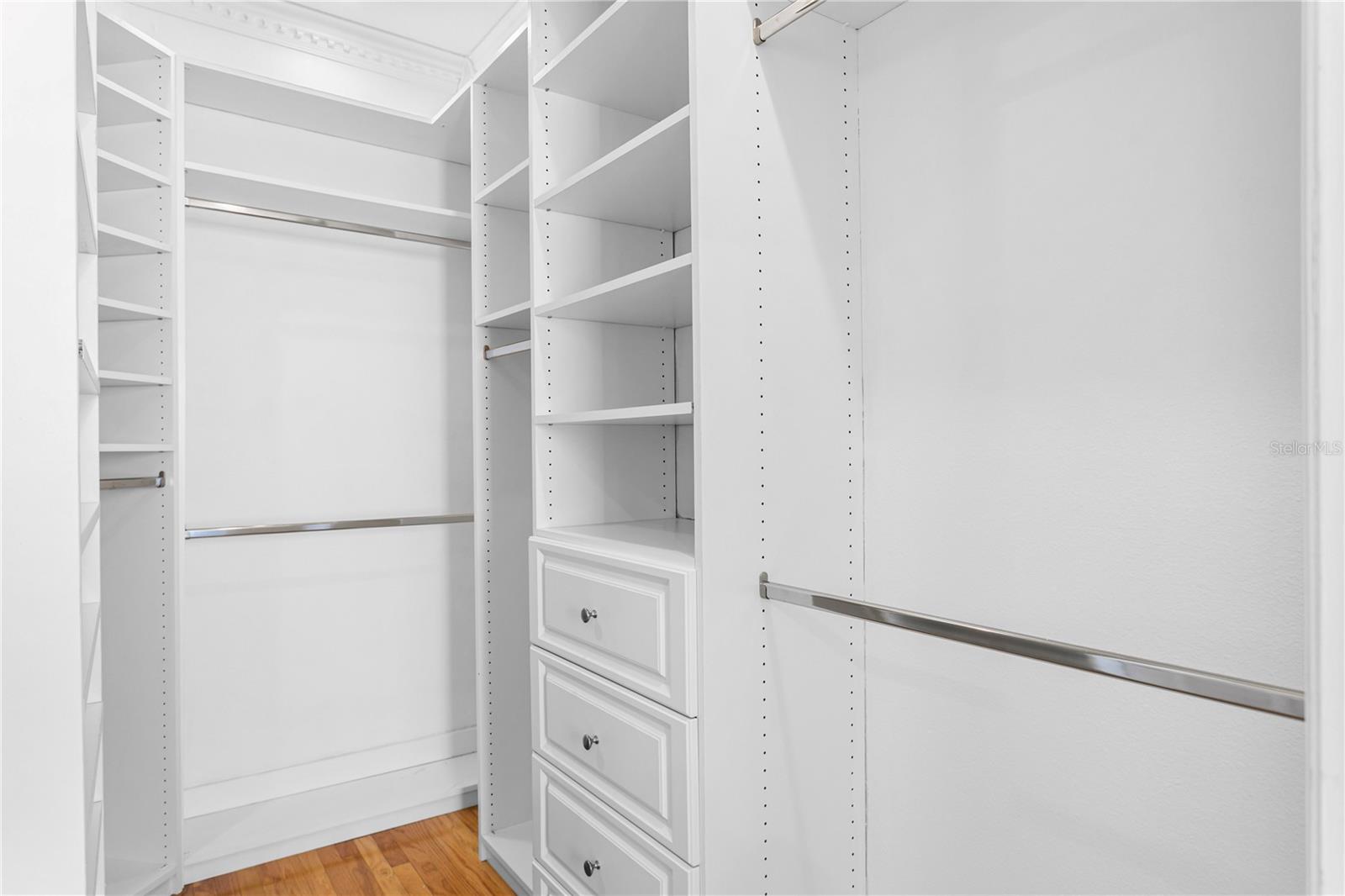 6114 NATIVE WOODS DR