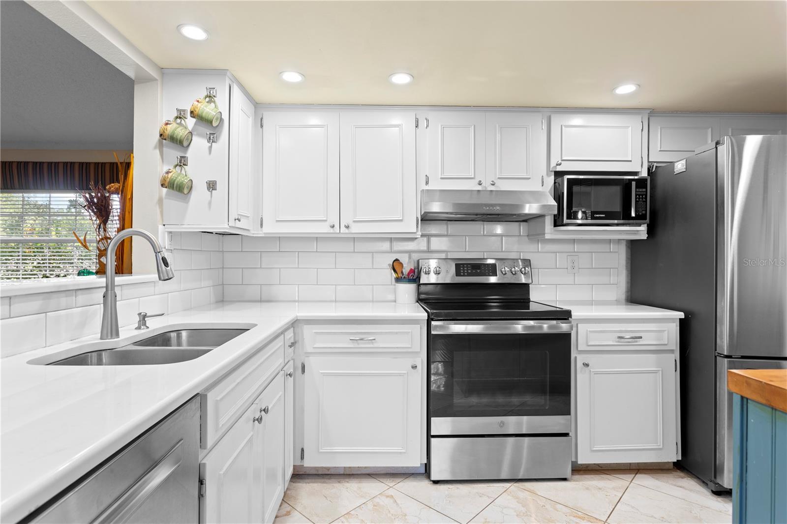 2449 BAY BERRY CT