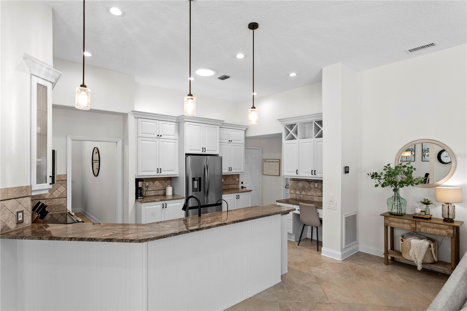6123 SAVOY CIR