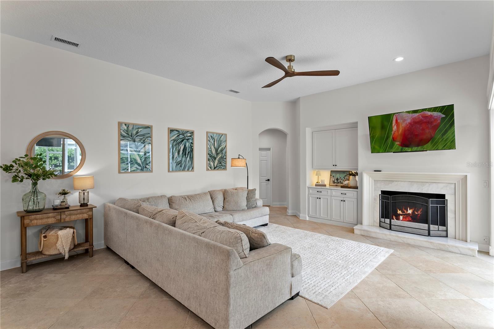 6123 SAVOY CIR