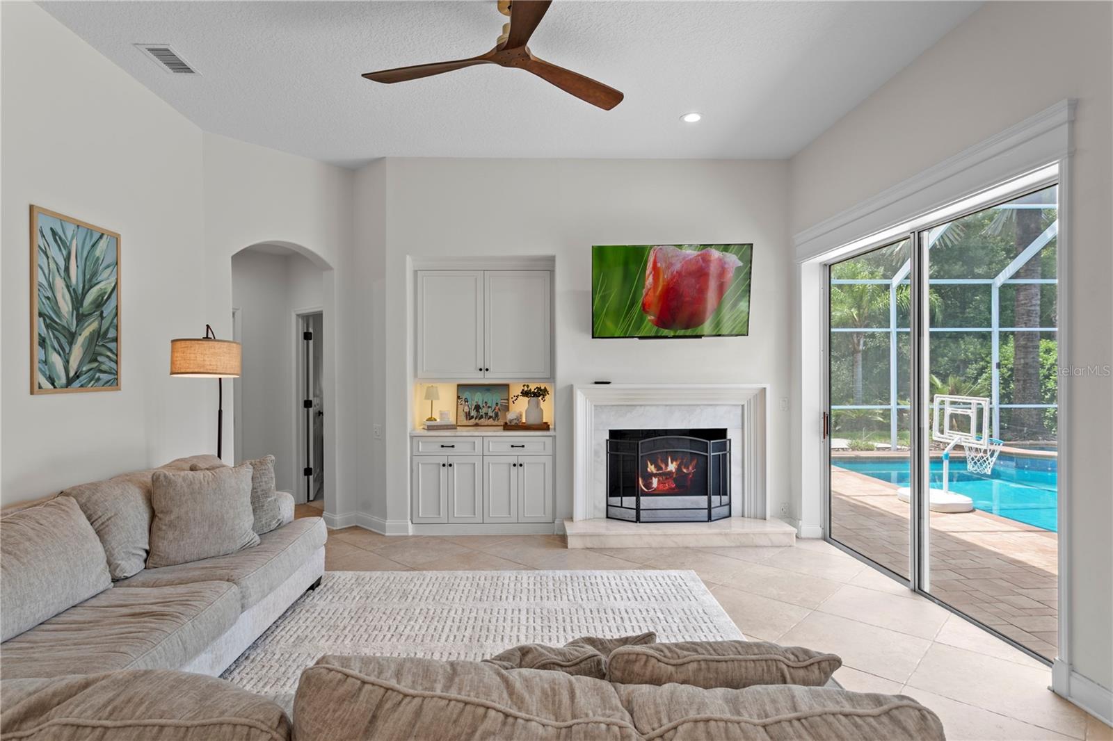6123 SAVOY CIR