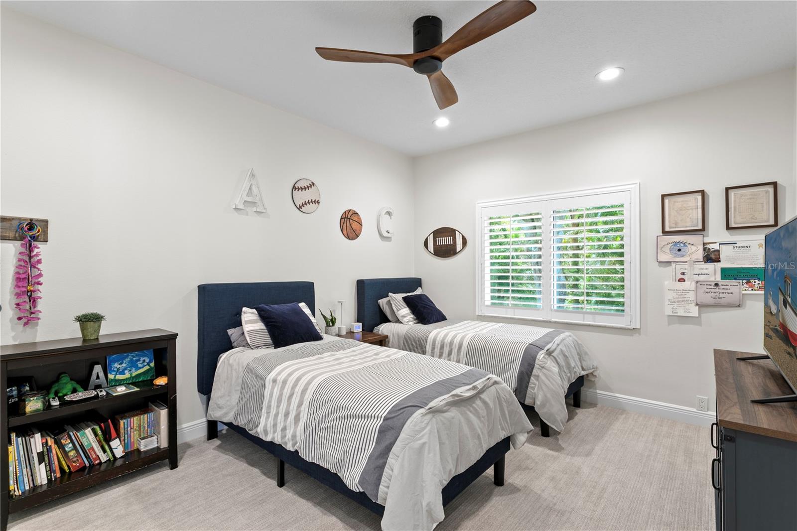 6123 SAVOY CIR
