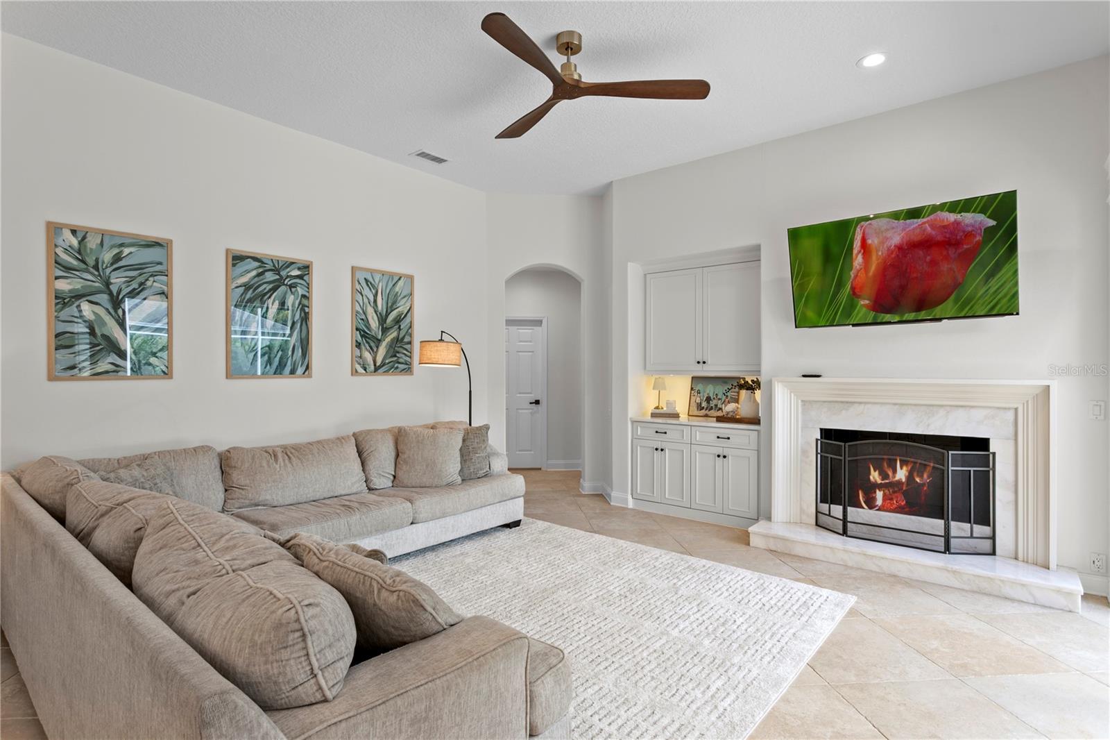6123 SAVOY CIR
