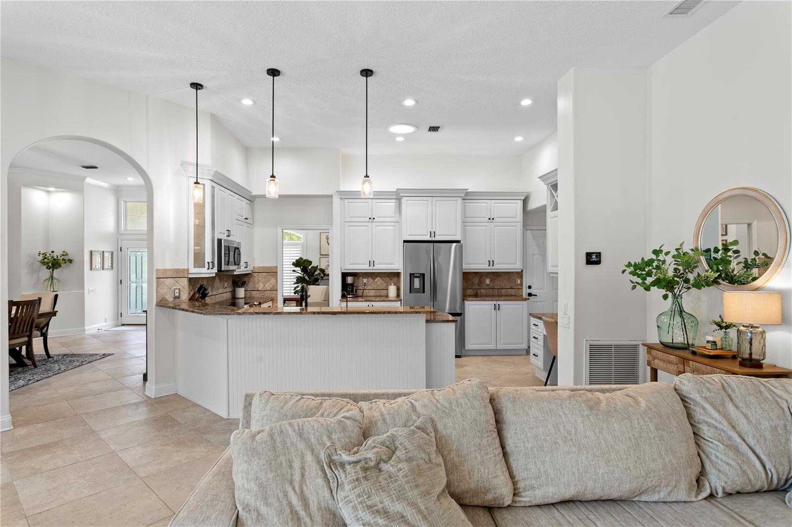 6123 SAVOY CIR