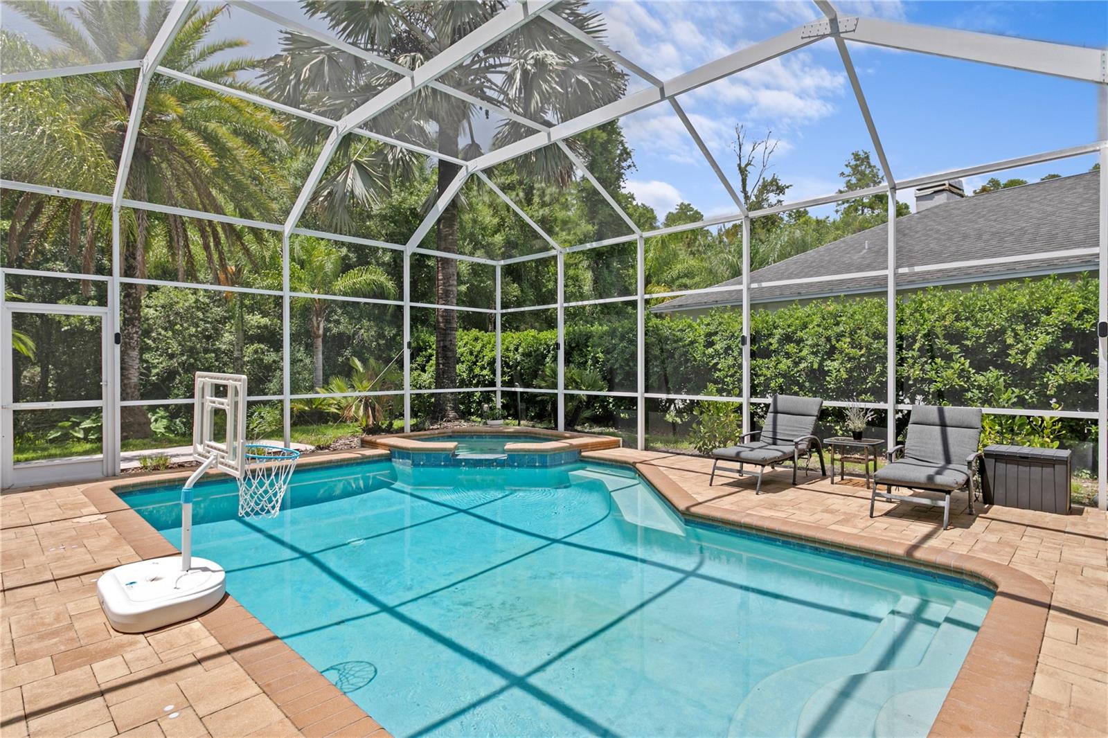 6123 SAVOY CIR