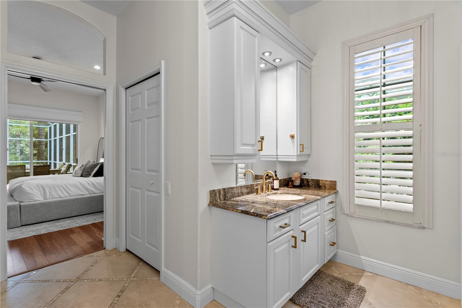 6123 SAVOY CIR