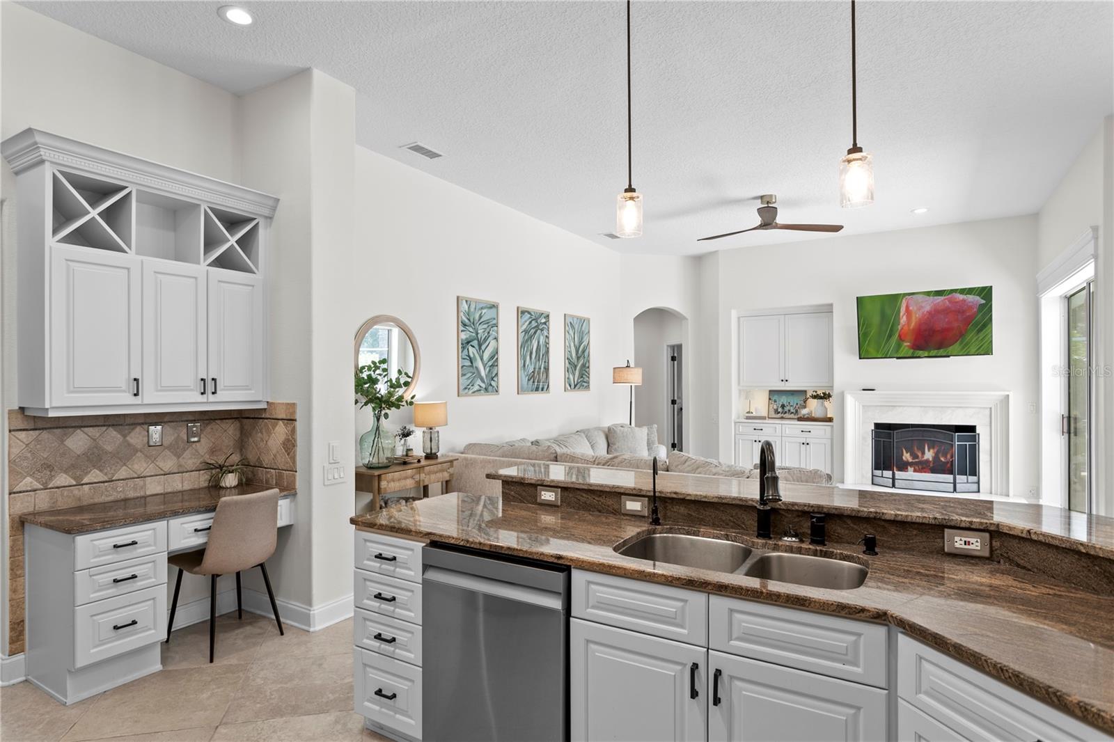 6123 SAVOY CIR