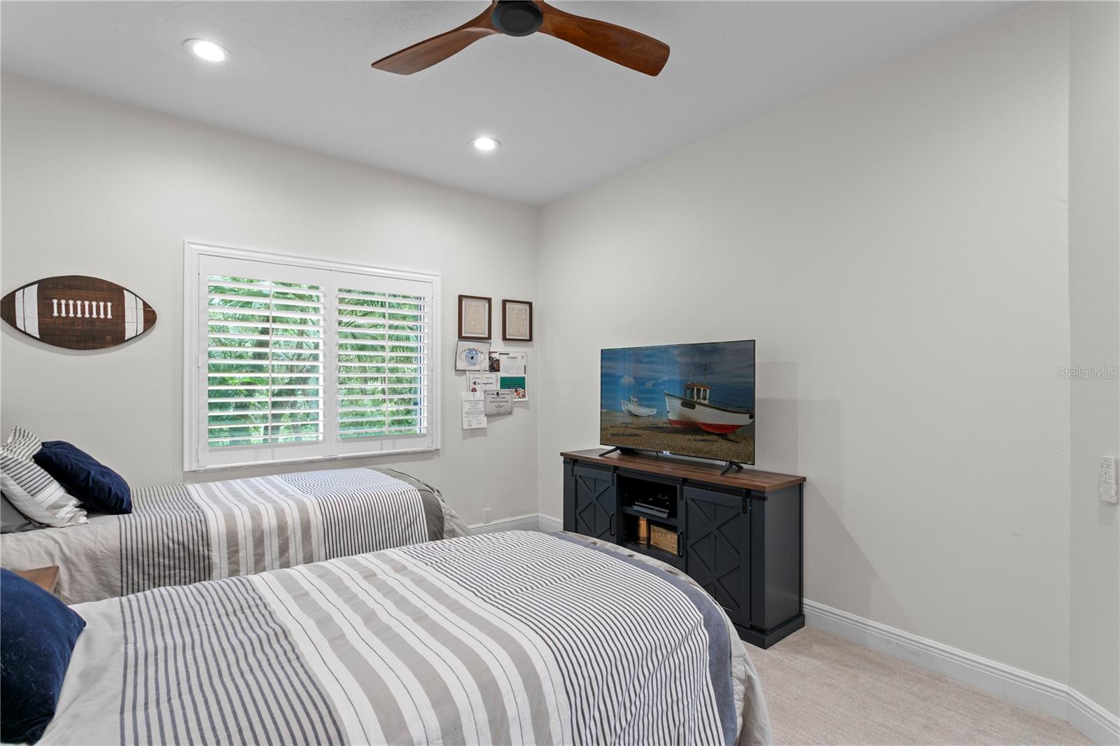 6123 SAVOY CIR