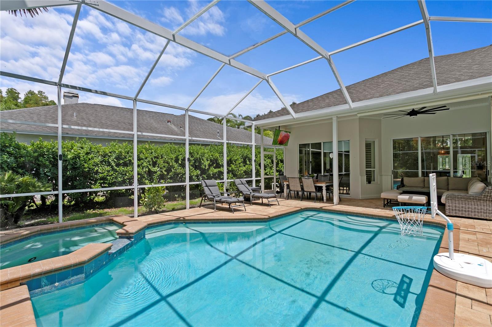 6123 SAVOY CIR